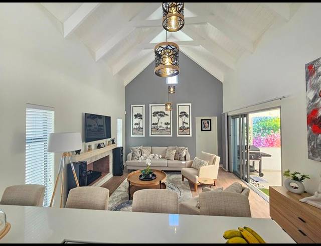 2 BEDROOM HOUSE FOR SALE IN SALDANHA HEIGHTS